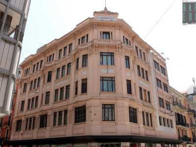 La Rinascente lasci� Bari nel 2007, quando il nuovo gruppo di investitori che l�avevano rilevata vendette i locali oggi occupati dalla multinazionale svedese dell�abbigliamento H&M